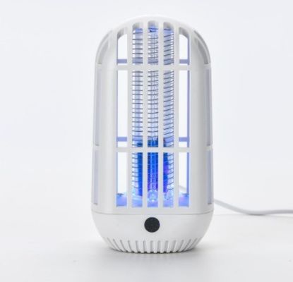 Un buon prezzo. Shock elettrico zanzara volante insetto trappola termiti uccisore di zanzare 5V 8x6.6x15.3cm con batteria ricaricabile agli ioni di litio 1200 MAh in linea