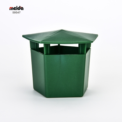 Un buon prezzo. 93g di trappola per lumache di plastica per la sicurezza all'aperto e la protezione del giardino in linea