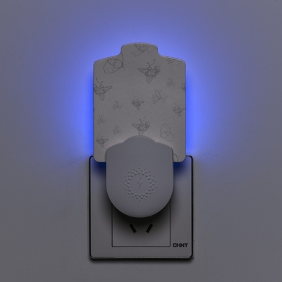 Dispositivo ABS bianco 0,8W Luce UV Attrazione di zanzare Falena zanzara Lampada di uccisione zanzara per uso interno Infissibile Trappola per insetti volanti